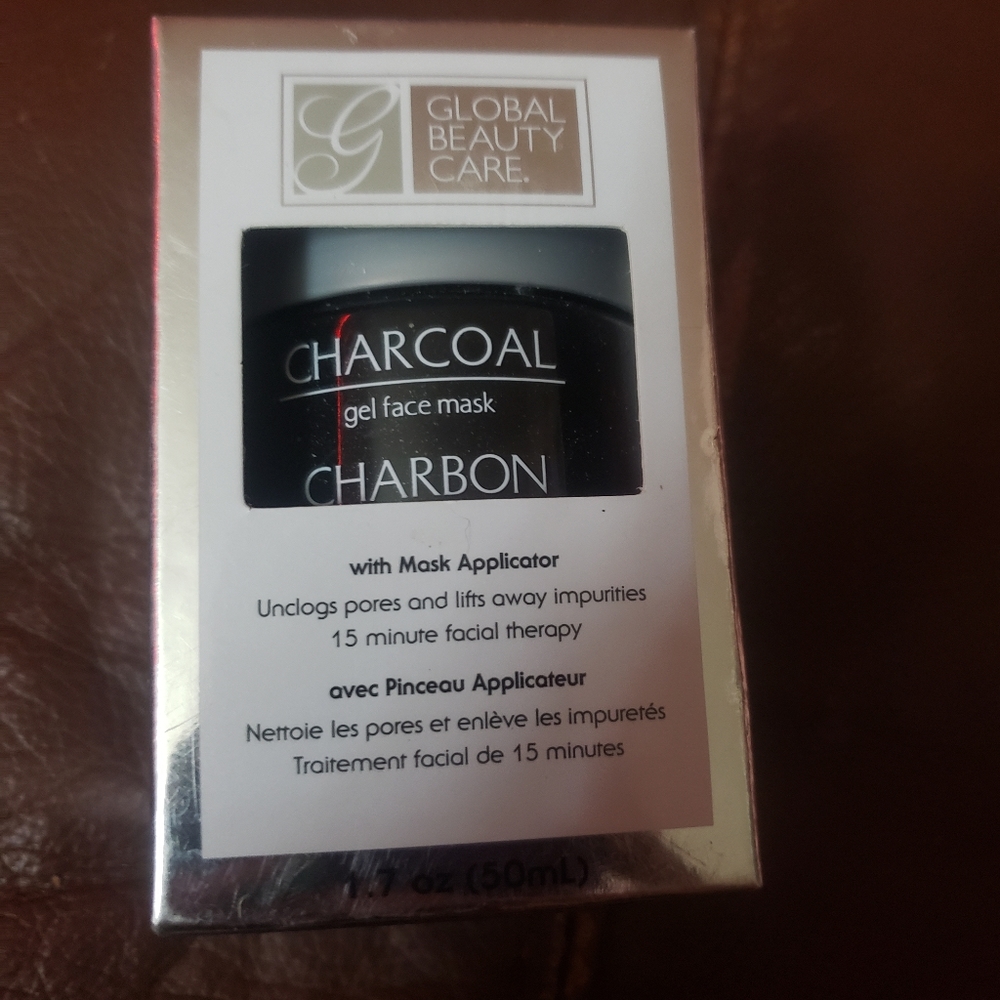 NEW GLOBAL BEAUTY CARE Charcoal Gel Face Mask with Applicator